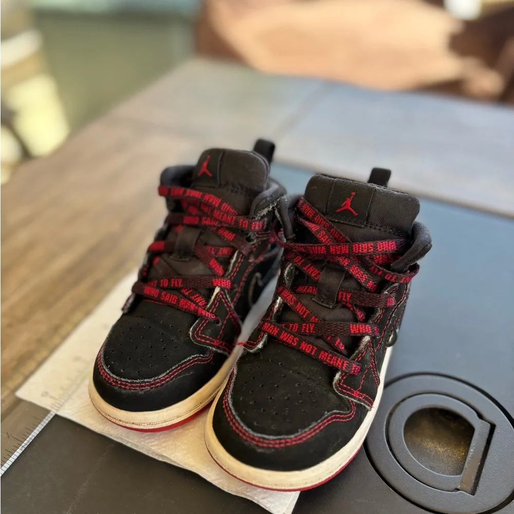 Size 7C Nike Air Jordan Retro 1 Mid Toddler used CU6619-062